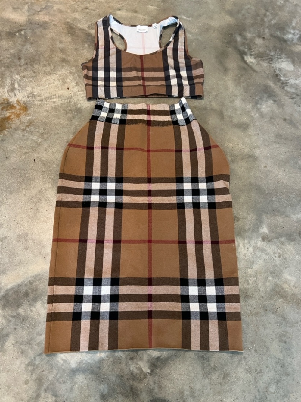 Authentic Burberry Tan Plaid Crop Tank & Pencil Skirt Set - Picture 8 of 8
